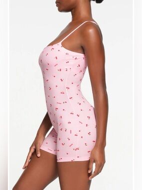 🍒 SKIMS Soft Lounge Onesie |  Cherry Print Pink | M | NWT ✨